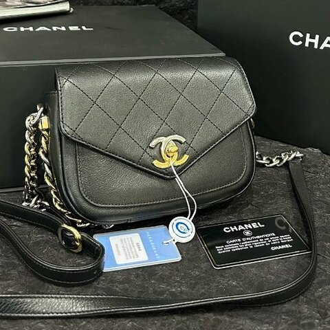 香奈兒/Chanel 黑色菱格牛皮郵差包