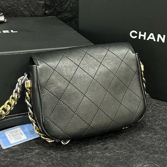 香奈兒/Chanel 黑色菱格牛皮郵差包-1