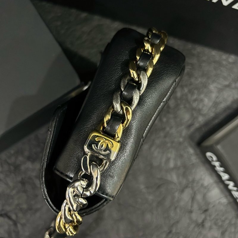 香奈兒/Chanel 黑色菱格牛皮郵差包-2