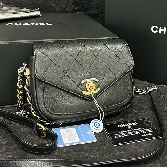 香奈兒/Chanel 黑色菱格牛皮郵差包-5