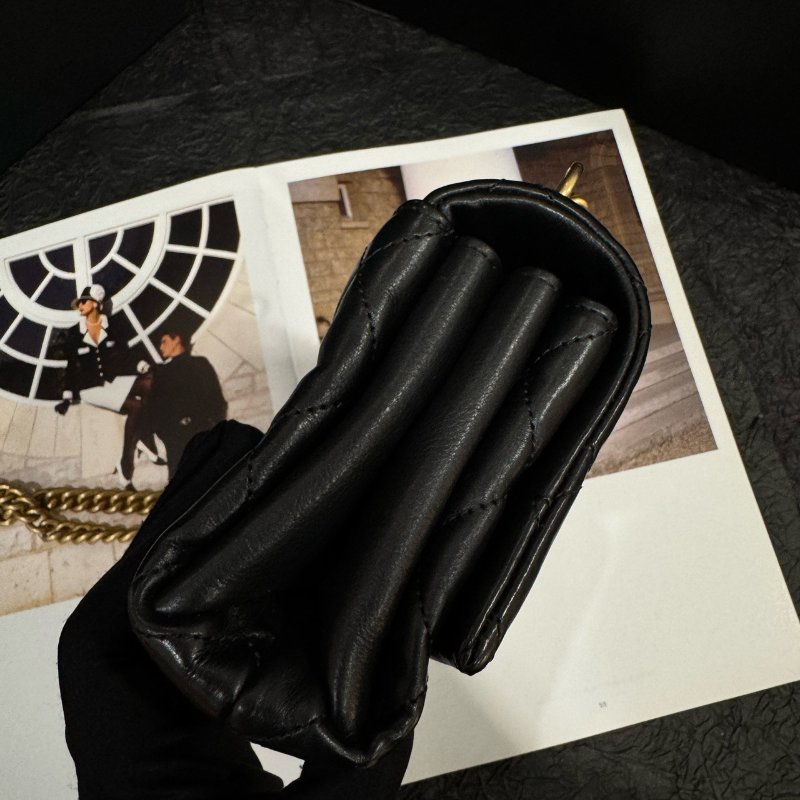 香奈兒/Chanel 珍珠金扣方胖子 黑色菱格羊皮珍珠斜背包-2