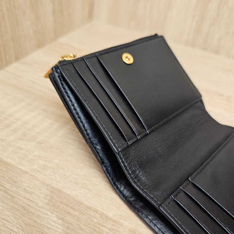 [農曆新年特價好物🧧] BV黑羊皮金釦編織Bi-Fold短夾-12