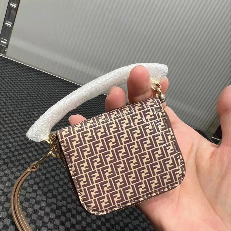 Fendi 女士 徽標鏈式零錢包均碼碼7.5*6.5*2cm-0