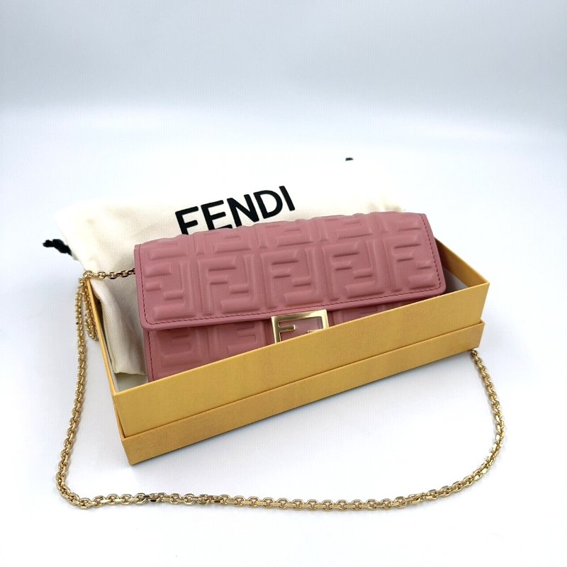 FENDI粉色羊皮Baguette鍊條皮夾WOC 8M0365(膠膜還在!)-0