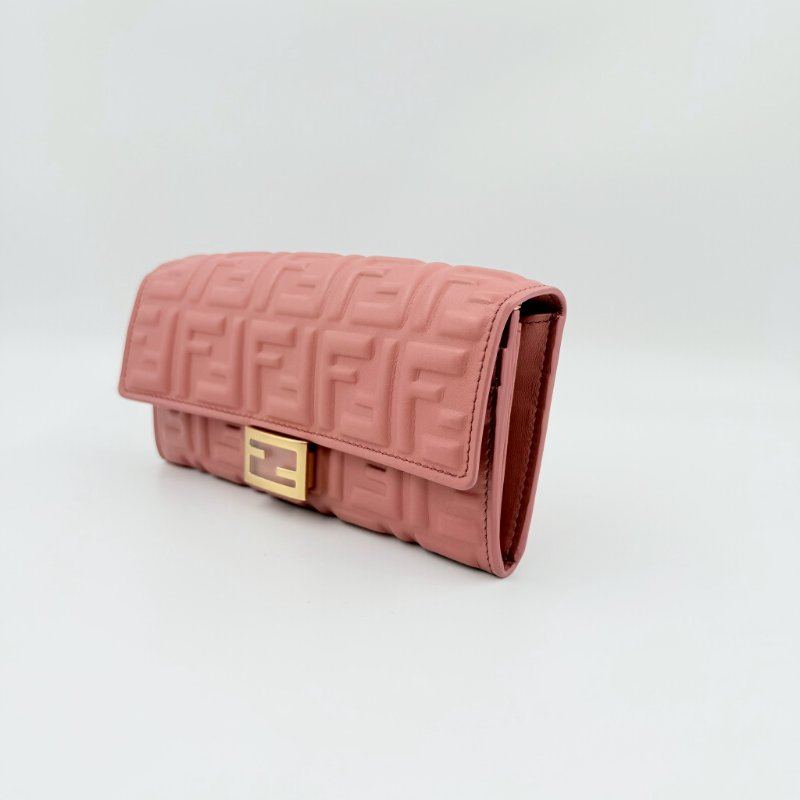 FENDI粉色羊皮Baguette鍊條皮夾WOC 8M0365(膠膜還在!)-3