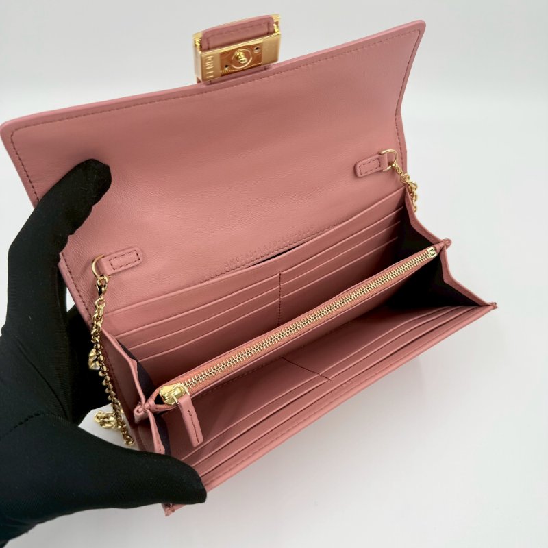 FENDI粉色羊皮Baguette鍊條皮夾WOC 8M0365(膠膜還在!)-6