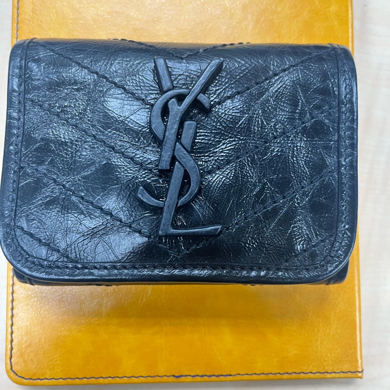 YSL聖羅蘭Saint Laurent Niki黑色揉製牛皮三折短夾#男女適用#-0