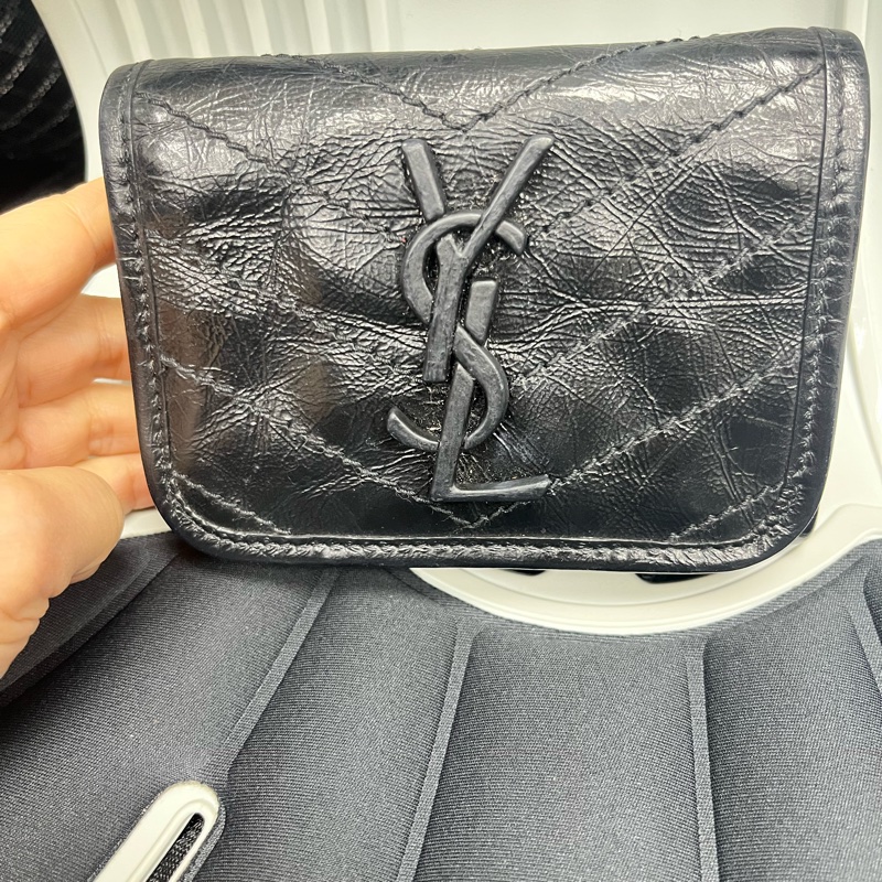 YSL聖羅蘭Saint Laurent Niki黑色揉製牛皮三折短夾#男女適用#-2