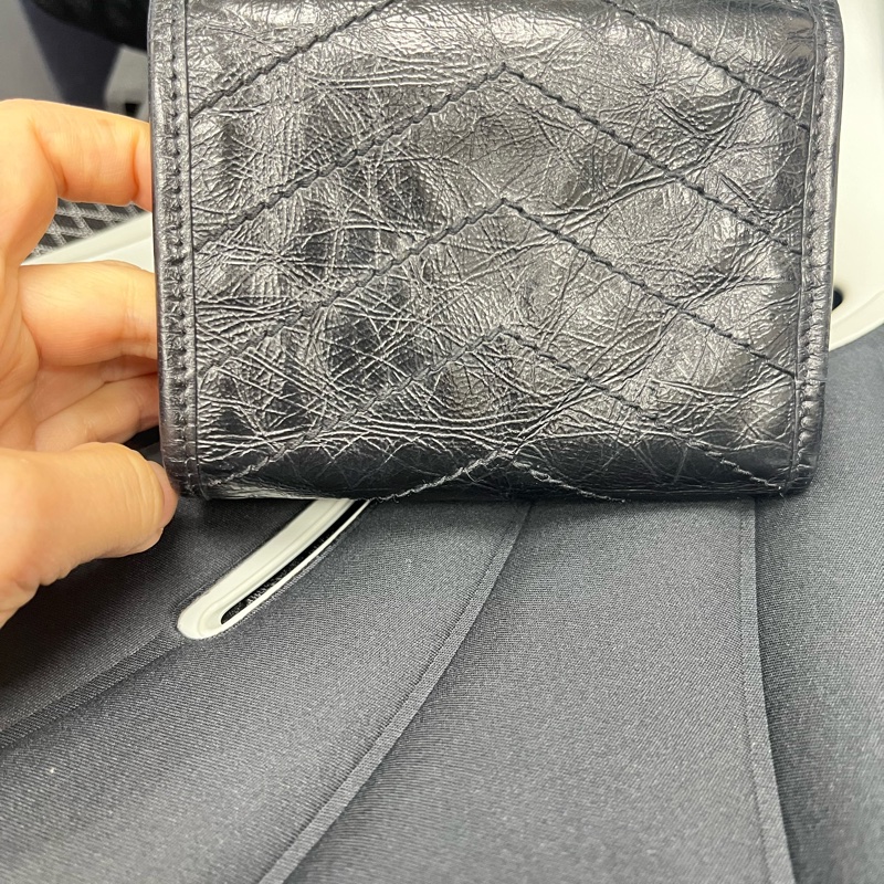 YSL聖羅蘭Saint Laurent Niki黑色揉製牛皮三折短夾#男女適用#-19