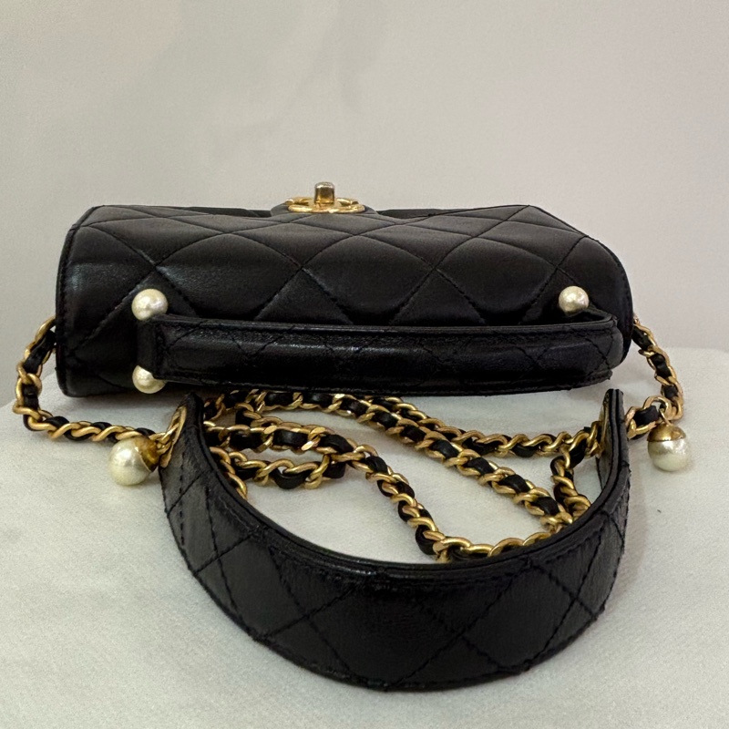 Chanel黑羊皮霧金鏈（珍珠）提把口蓋包-9