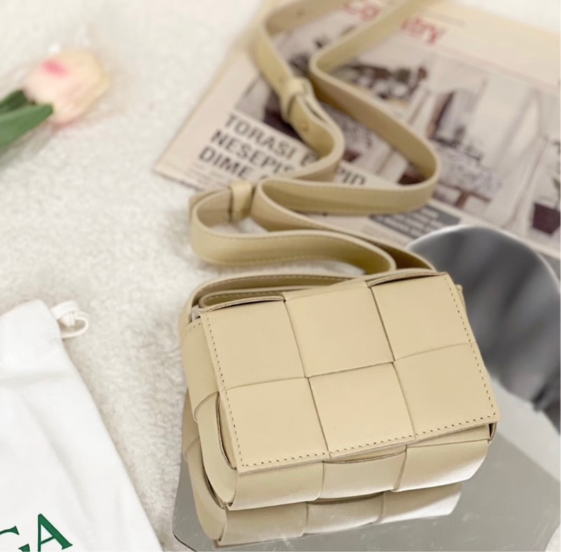 BV Bottega Veneta Cassette 黑色 奶茶色 6格包 小廢包 小包-4