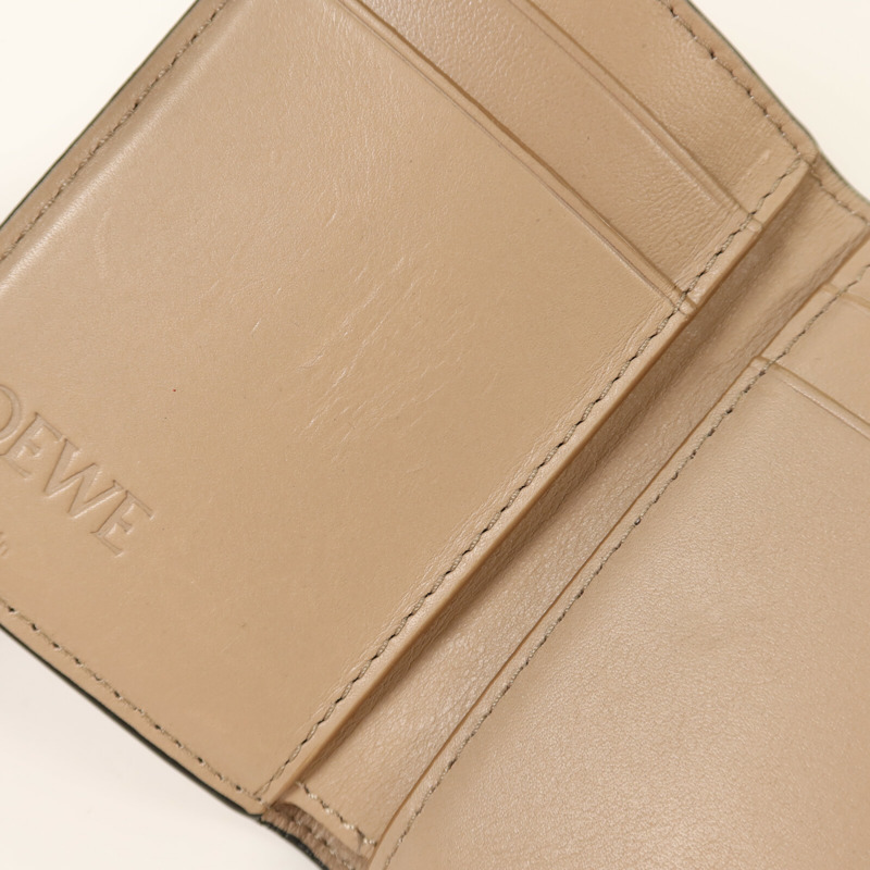 LOEWE 牛皮皮革Wallet銀扣錢包-18