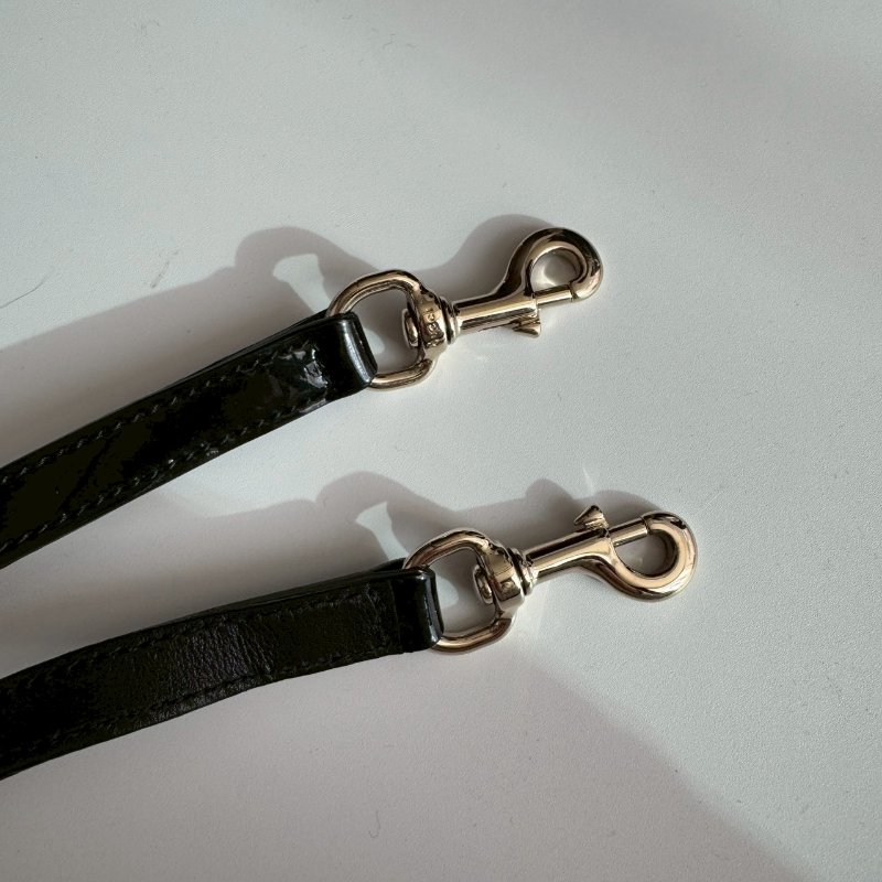 🎉全黑質感低調 GUCCI 黑色漆皮ALMA手提肩背斜背包-14