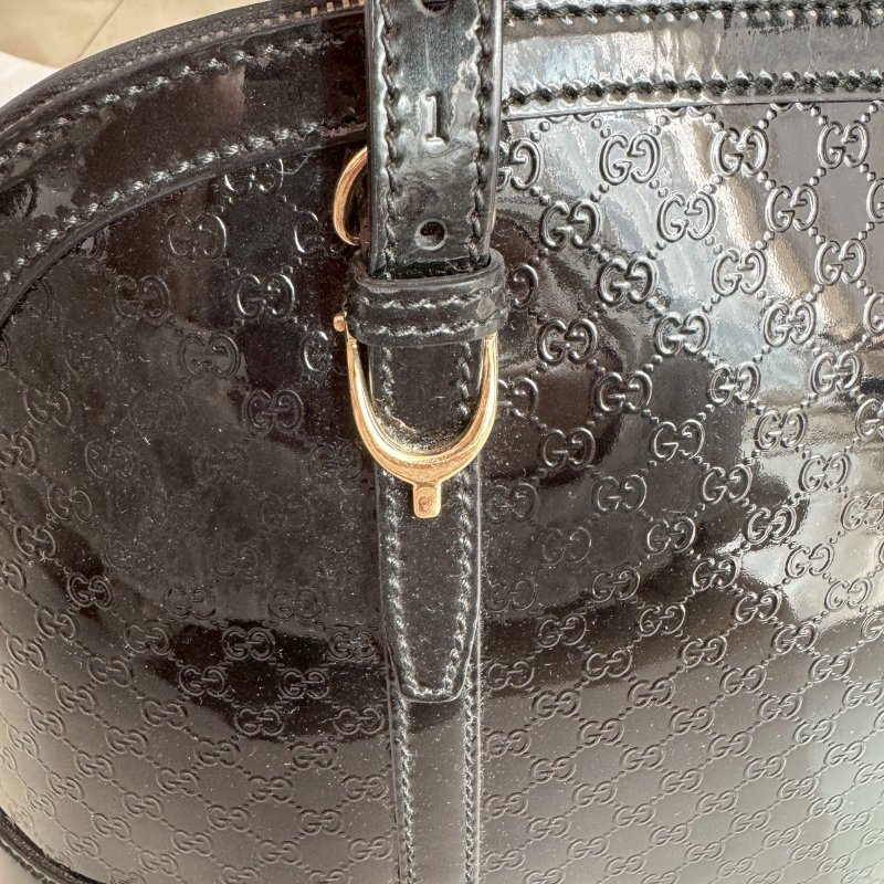🎉全黑質感低調 GUCCI 黑色漆皮ALMA手提肩背斜背包-21