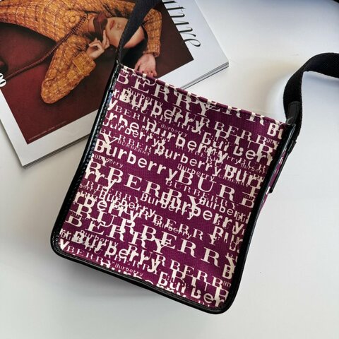 🎉超級便宜 BURBERRY 紫色字母帆布斜背包