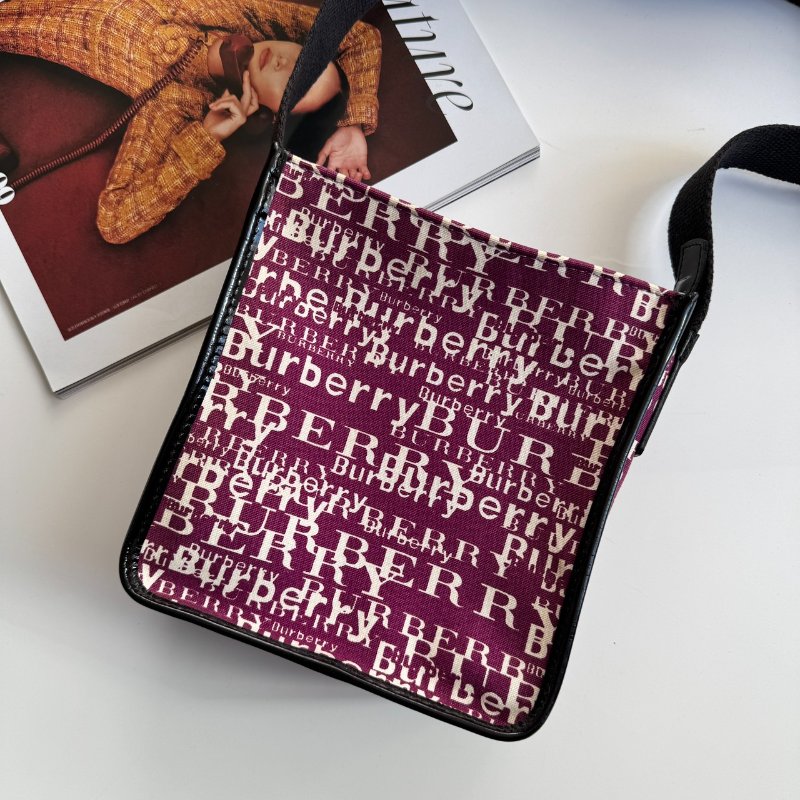 🎉超級便宜 BURBERRY 紫色字母帆布斜背包-0