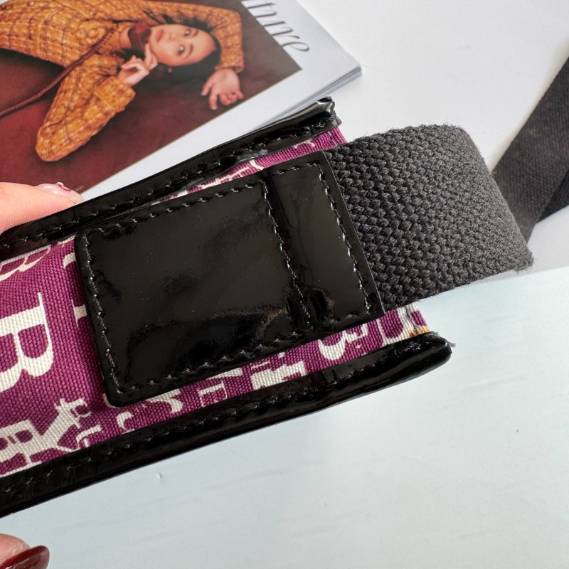 🎉超級便宜 BURBERRY 紫色字母帆布斜背包-9