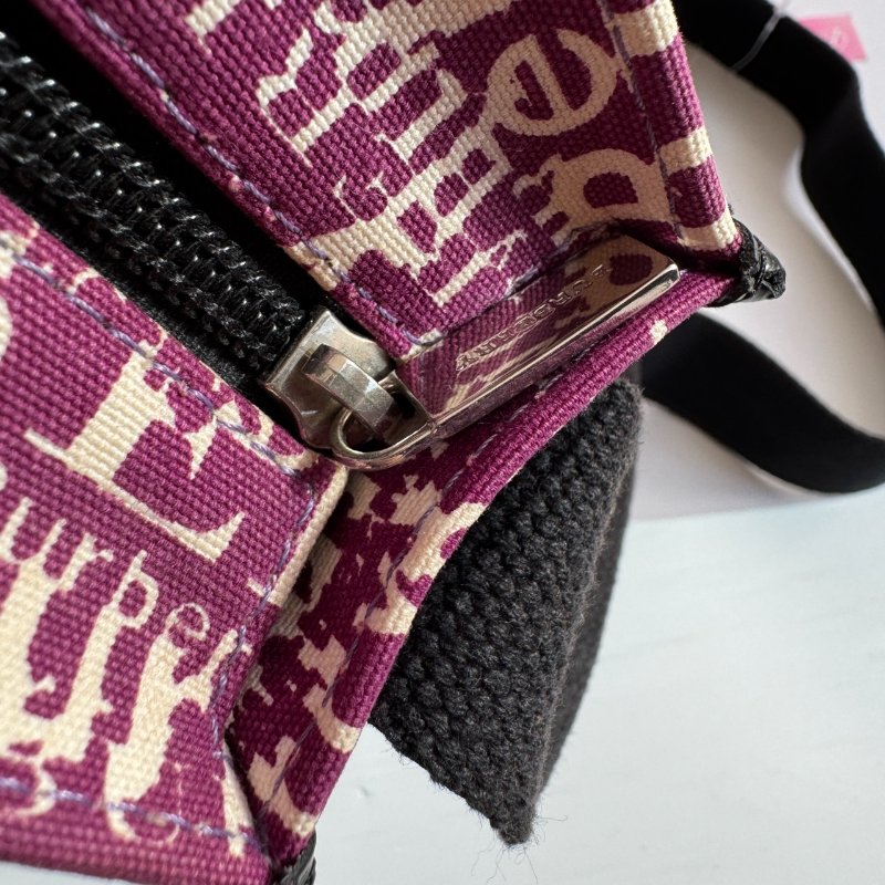 🎉超級便宜 BURBERRY 紫色字母帆布斜背包-11