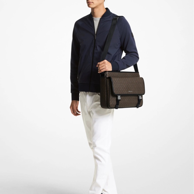 Michael Kors 男士 Cooper 老花斜挎包均碼碼40cm*11cm*29cm-2