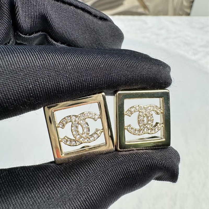 Chanel 全新🔥現貨 方型水鑽 耳針 (E01)-4