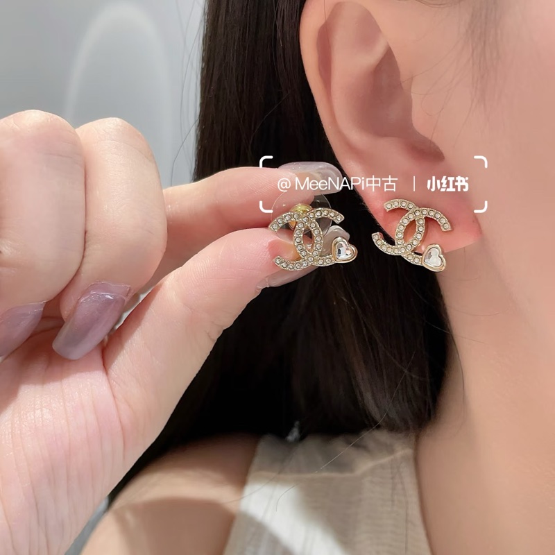 Chanel 全新🔥現貨 25p 愛心水鑽 耳針 (E02)-0