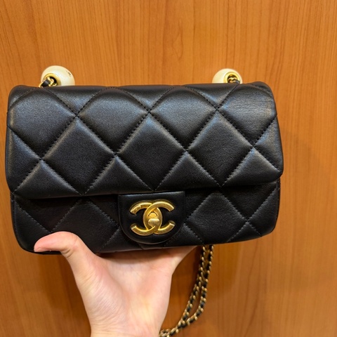 Chanel 黑羊皮霧金釦CF20珍珠湯圓斜背包