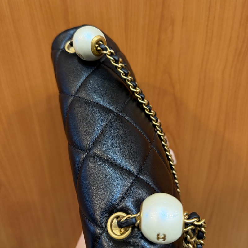 Chanel 黑羊皮霧金釦CF20珍珠湯圓斜背包-4