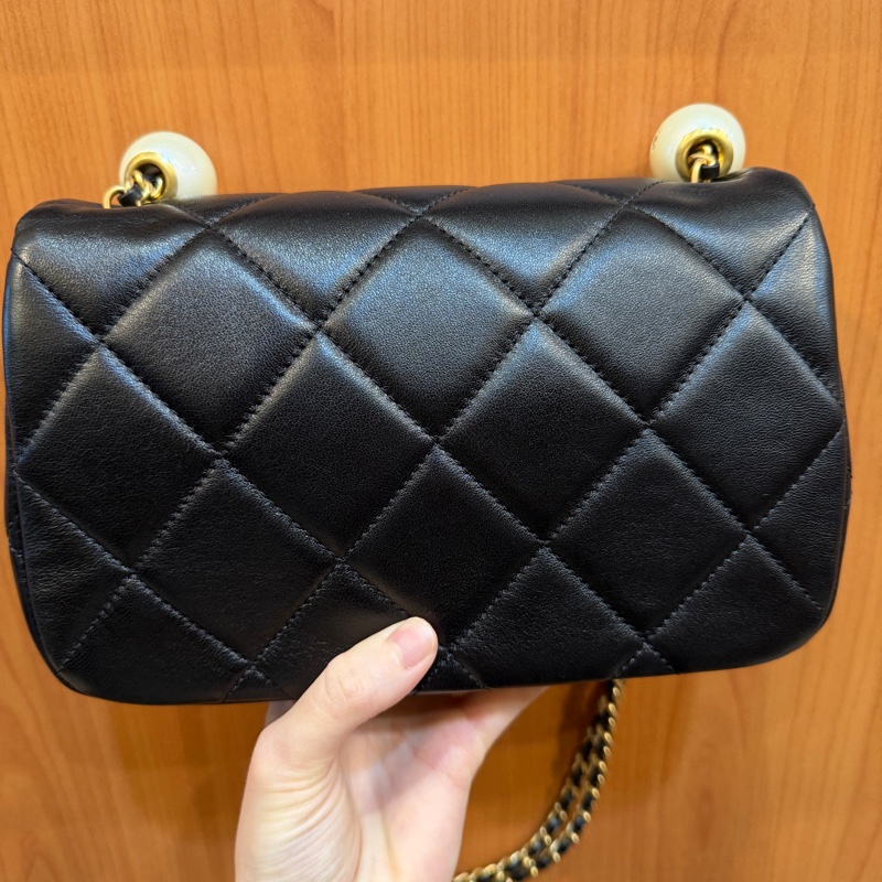 Chanel 黑羊皮霧金釦CF20珍珠湯圓斜背包-5