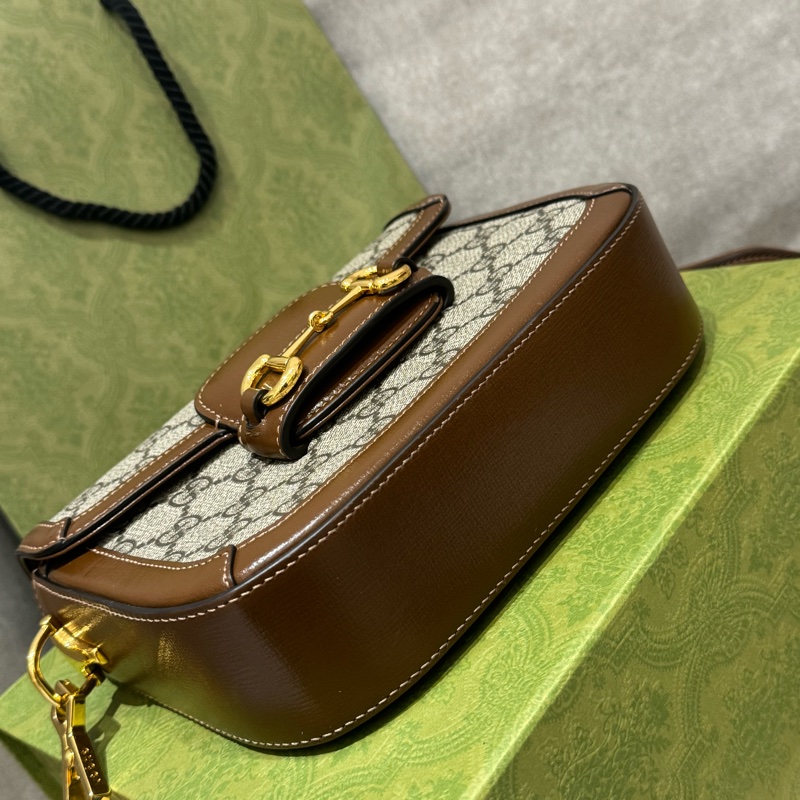 ｛包況優♥️💚}  Gucci 1955 mini 馬銜扣雙背帶斜背包-4