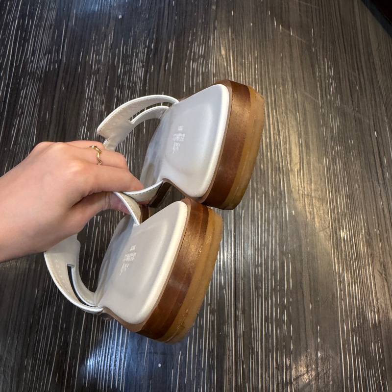 Hermes 白小牛皮Oran涼鞋H202230-8