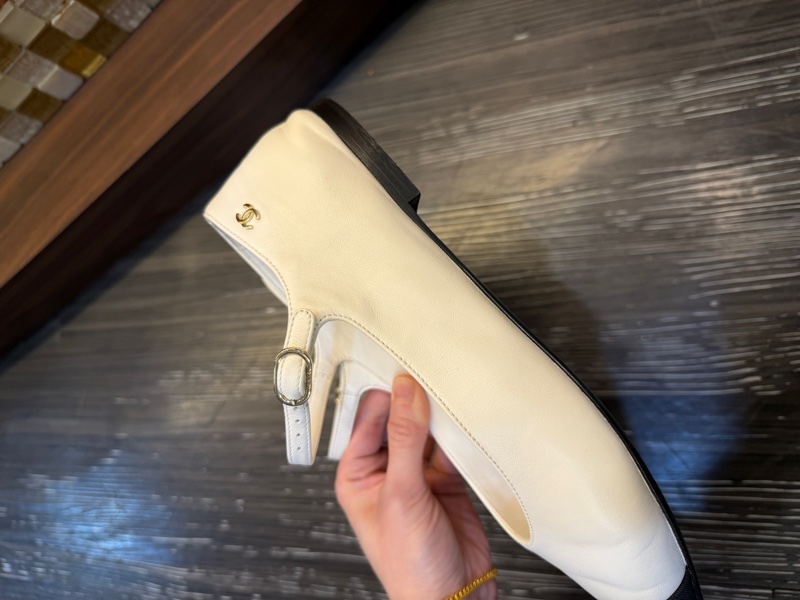 Chanel 黑羅緞拼白小羊皮淡金釦瑪莉珍G46849-6