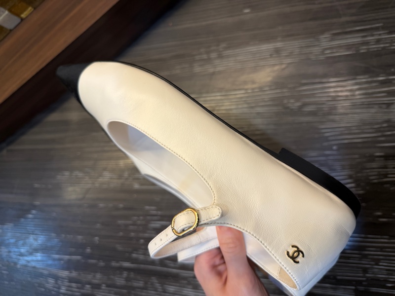 Chanel 黑羅緞拼白小羊皮淡金釦瑪莉珍G46849-7