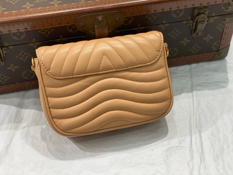 98新 LouisVuitton路易威登 new wave 焦糖色 三合一 經典屁股包 日常空勤百搭時尚 雙肩帶單肩斜-1