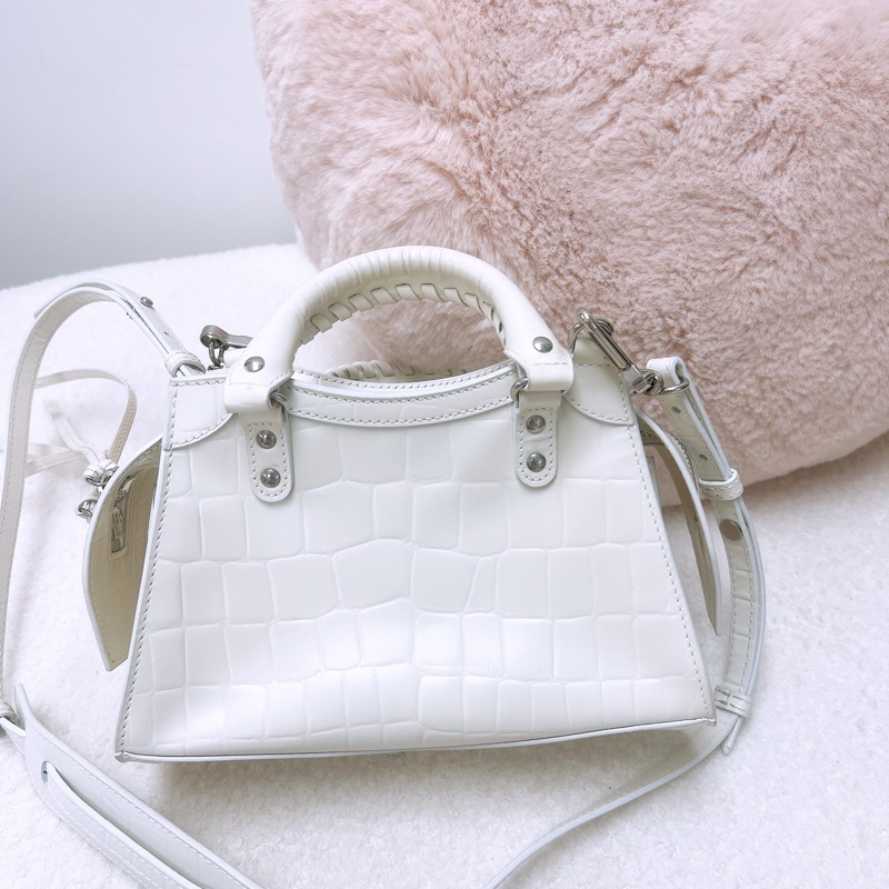 Balenciaga neo classic city 迷你白色機車包-6