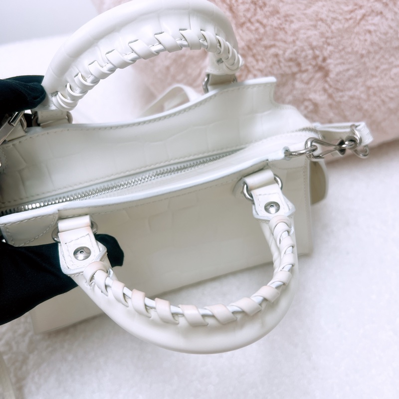 Balenciaga neo classic city 迷你白色機車包-10