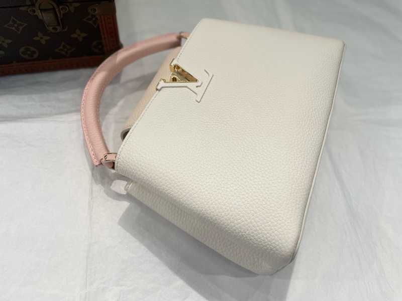 闲置新LouisVuitton路易威登 capucines BB 三拼色 25年新款 白雪公主 可調節雙肩帶 芯片-3