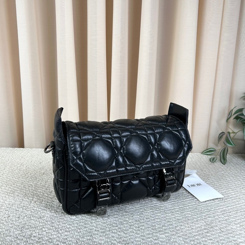 迪奧DIOR Camp系列藤格紋郵差包 有肩帶 可單肩可斜挎 容量實用 日常百搭 包型非常的立體飽滿-2