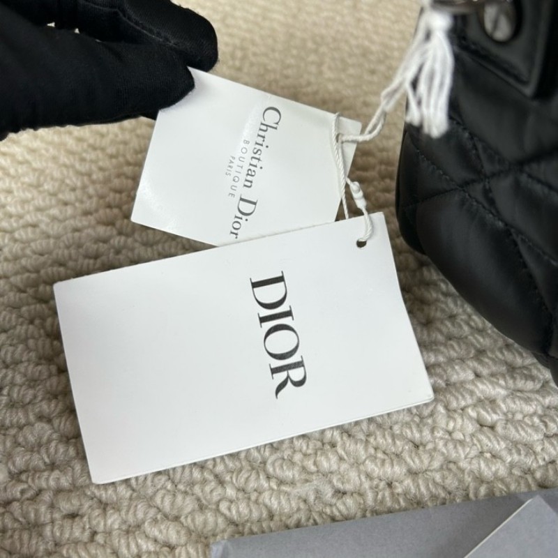 迪奧DIOR Camp系列藤格紋郵差包 有肩帶 可單肩可斜挎 容量實用 日常百搭 包型非常的立體飽滿-16