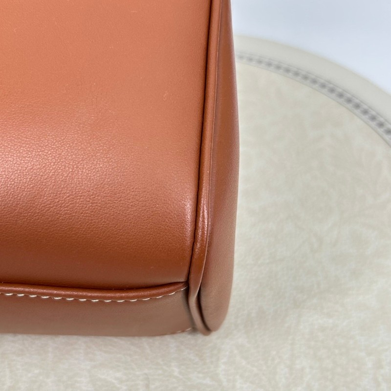 專櫃價3.9折！CELINE賽琳  附件肩帶 soft 16 可拆卸肩帶金扣旋轉鎖扣 光滑牛皮革 焦糖色單肩斜挎包-12