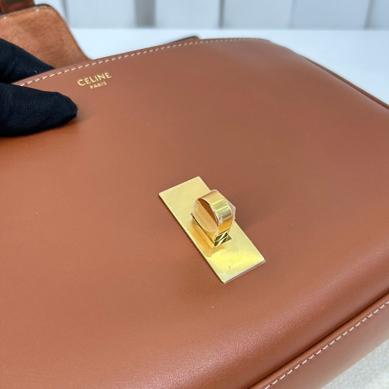 專櫃價3.9折！CELINE賽琳  附件肩帶 soft 16 可拆卸肩帶金扣旋轉鎖扣 光滑牛皮革 焦糖色單肩斜挎包-16