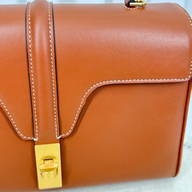 專櫃價3.9折！CELINE賽琳  附件肩帶 soft 16 可拆卸肩帶金扣旋轉鎖扣 光滑牛皮革 焦糖色單肩斜挎包-18