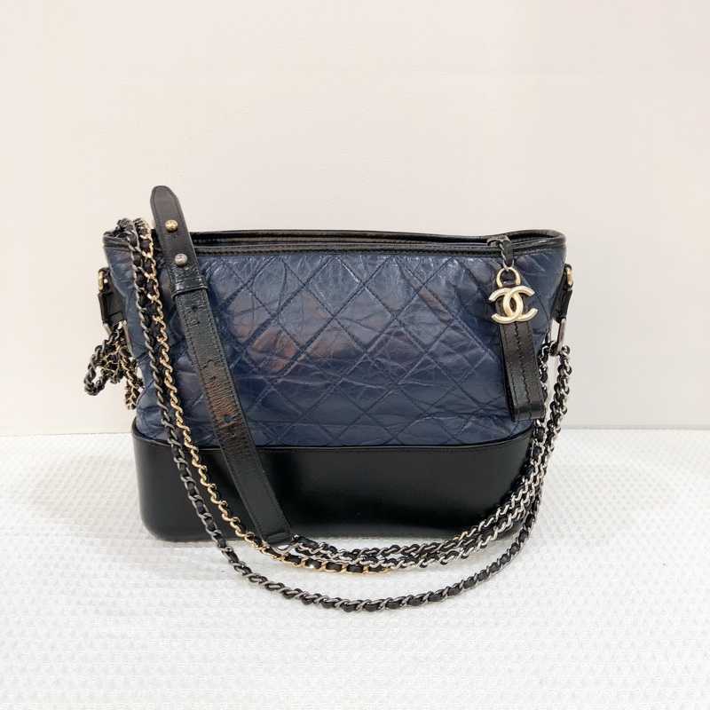 Chanel/香奈兒海軍藍拼黑復古小牛皮中號流浪包，尺寸28*10*23，-1