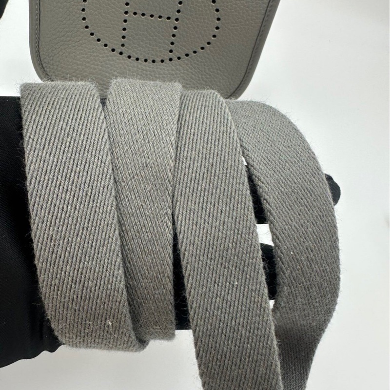 HERMES 愛馬仕 Mini Evelyne16 伊芙琳 金扣 Clemence牛皮 單肩斜挎包 積雨雲灰-4