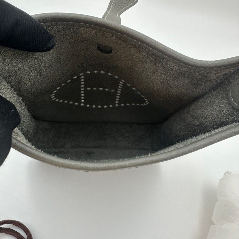 HERMES 愛馬仕 Mini Evelyne16 伊芙琳 金扣 Clemence牛皮 單肩斜挎包 積雨雲灰-6