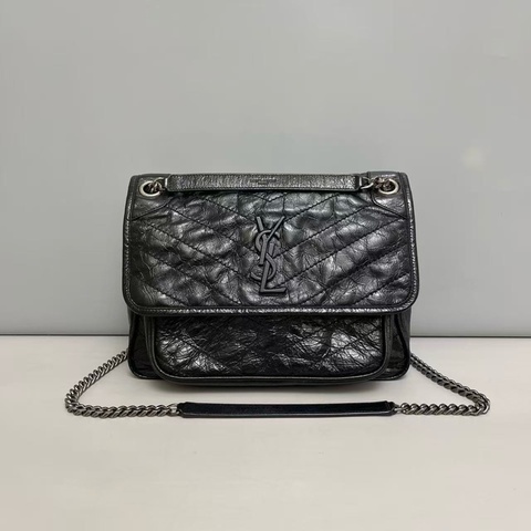 YSL聖羅蘭Niki中號黑色全皮銀鏈郵差包 尺寸約28×22 。
