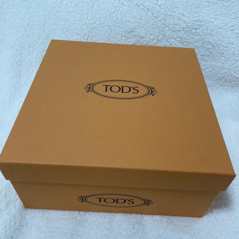 Tod’s荔紋牛皮水桶側背包 （黑色）-13