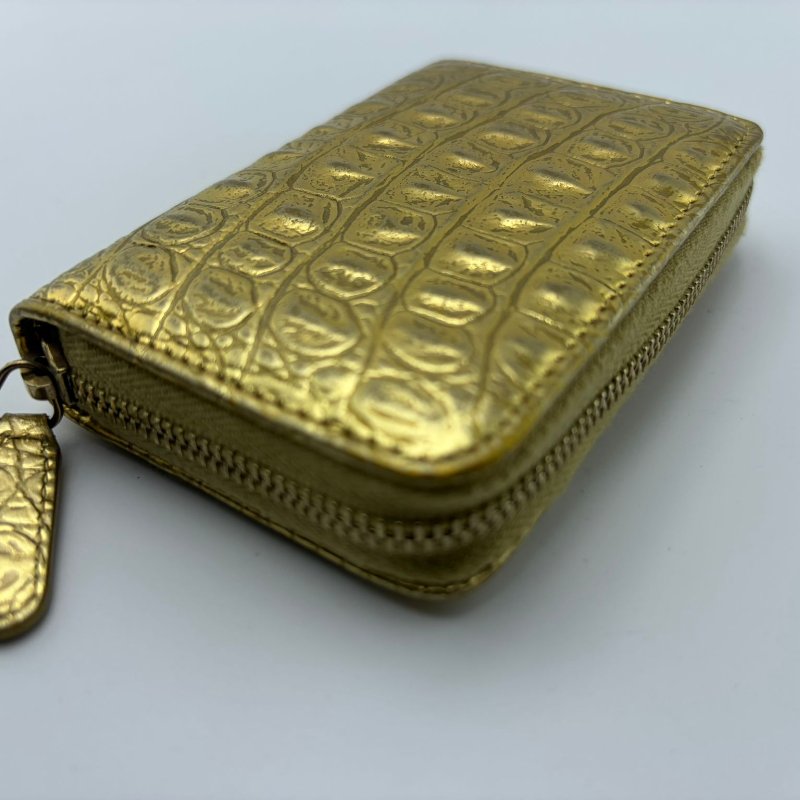 香奈兒 經典款金色鱷魚紋壓花短款拉鍊錢包-9