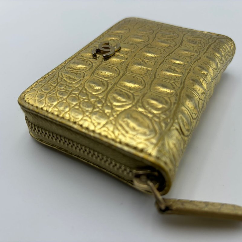 香奈兒 經典款金色鱷魚紋壓花短款拉鍊錢包-11