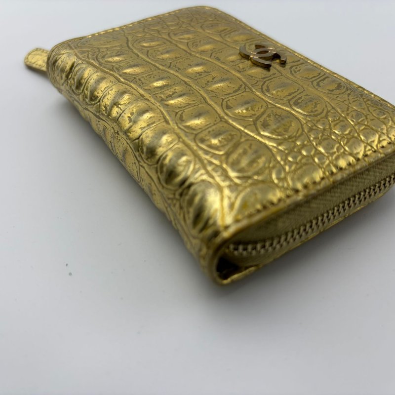 香奈兒 經典款金色鱷魚紋壓花短款拉鍊錢包-14