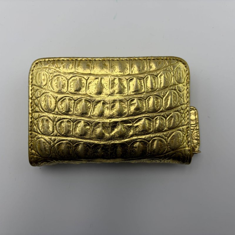 香奈兒 經典款金色鱷魚紋壓花短款拉鍊錢包-23